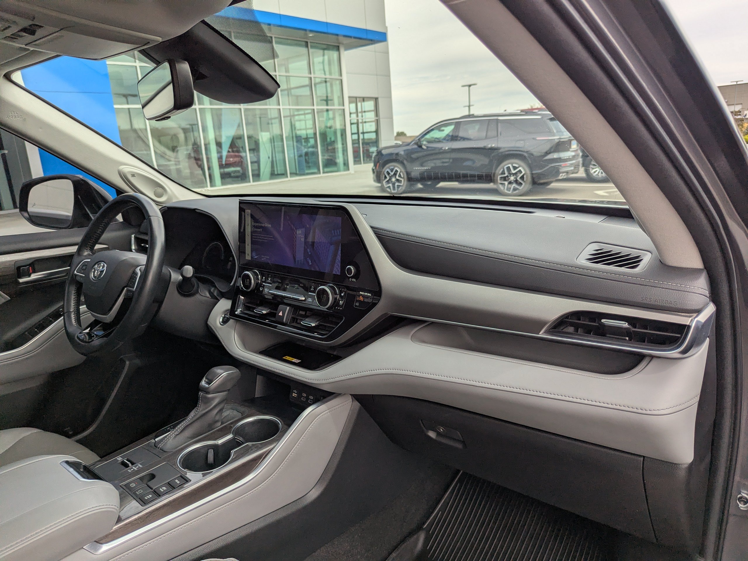 Used 2023 Toyota Highlander Limited AWD/4WD image 41