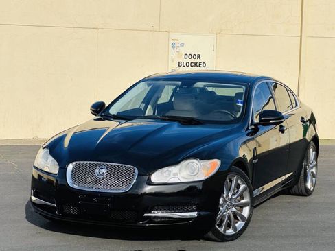 Used 2011 Jaguar XF Premium RWD image 3