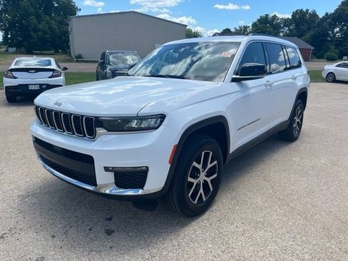 Used 2024 Jeep Grand Cherokee L Limited AWD/4WD image 2