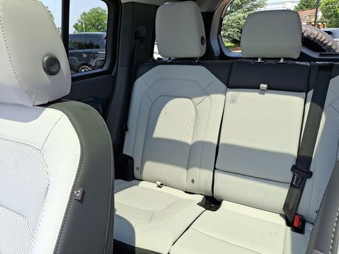 Used 2025 Land Rover Defender 110 S image 15