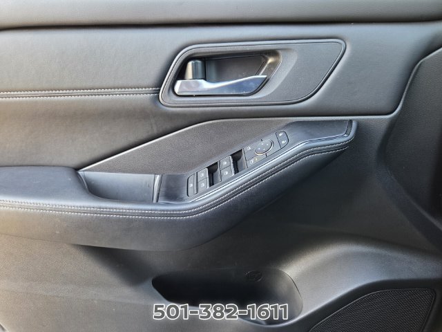 Certified 2025 Nissan Rogue SL FWD image 31