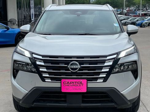 Used 2025 Nissan Rogue SV w/ SV Premium Package FWD image 6
