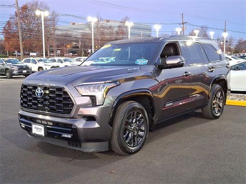 Certified 2023 Toyota Sequoia Platinum image 4