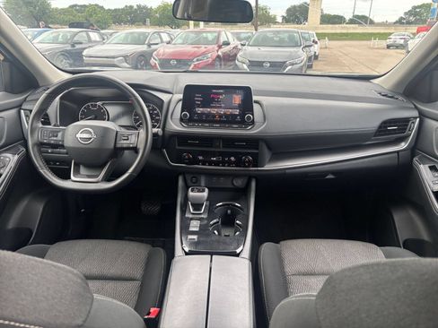 Used 2025 Nissan Rogue SV FWD image 35