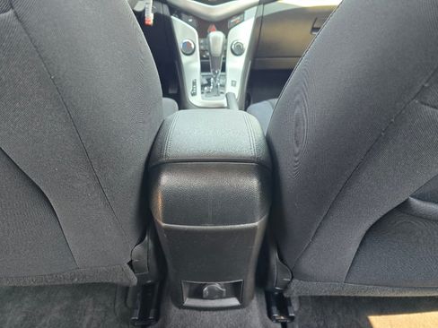 Used 2016 Chevrolet Cruze LT FWD image 29