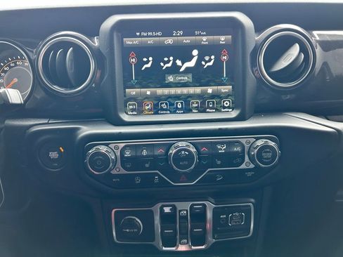 Used 2021 Jeep Wrangler Unlimited Sahara image 24