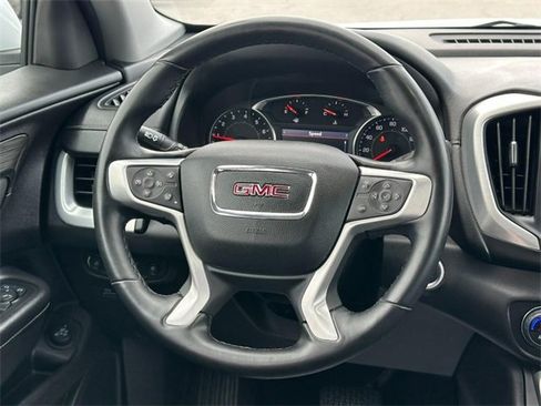 Used 2024 GMC Terrain SLT image 12