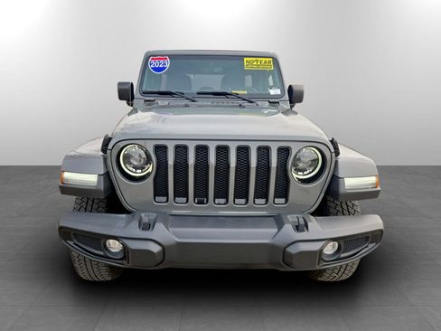 Used 2023 Jeep Wrangler Unlimited Sahara AWD/4WD image 4