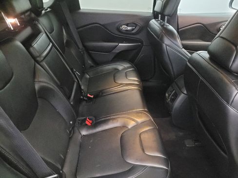 Used 2019 Jeep Cherokee Latitude Plus w/ Comfort/Convenience Group image 19