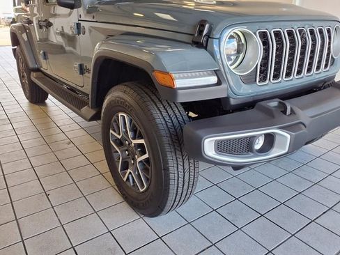 Used 2026 Jeep Wrangler Unlimited Sahara AWD/4WD image 21