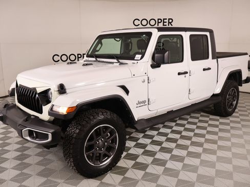 Used 2022 Jeep Gladiator Overland w/ Popular Equipment Package AWD/4WD image 10