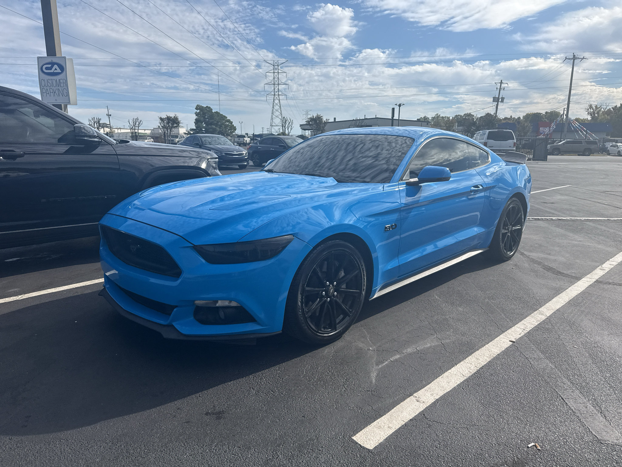 Used 2017 Ford Mustang GT Premium RWD image 2