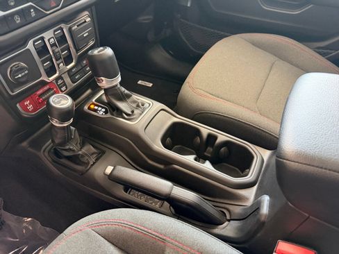 Used 2026 Jeep Wrangler Unlimited Rubicon AWD/4WD image 35