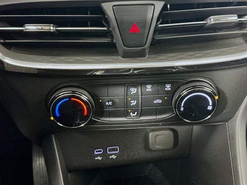 Used 2025 Buick Encore GX Preferred image 22