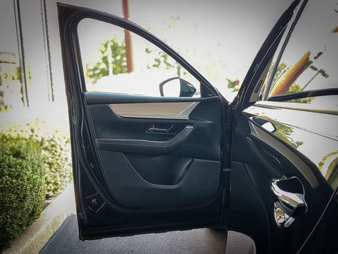 Used 2025 MAZDA CX-70 Plug-In Hybrid w/ Premium Pkg image 27