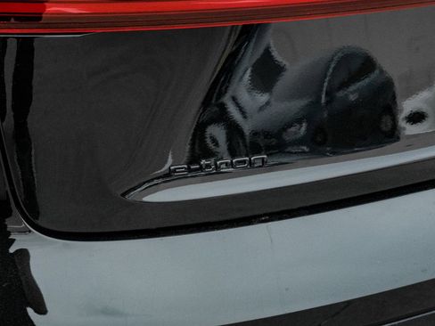 Used 2022 Audi e-tron Chronos w/ Chronos Package image 59