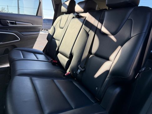 Used 2021 Kia Telluride EX image 18