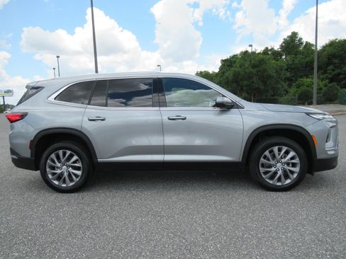 Used 2025 Buick Enclave Preferred w/ Power Package FWD image 2