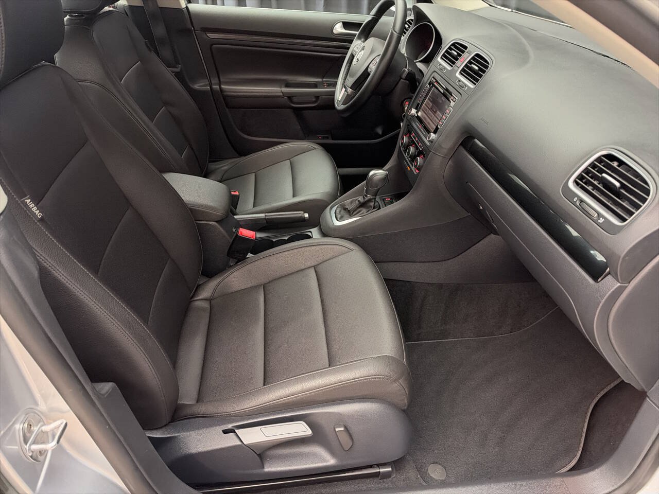 Used 2014 Volkswagen Jetta SE FWD image 27