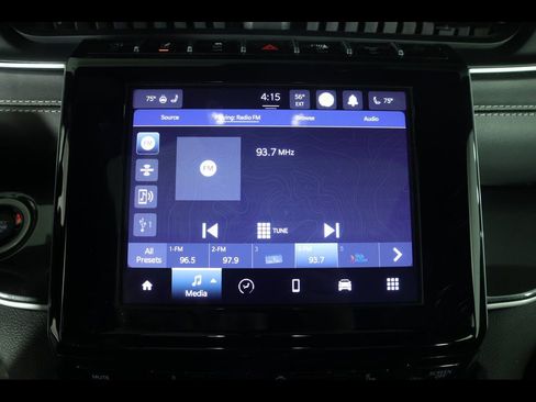 Used 2023 Jeep Grand Cherokee L Laredo image 17