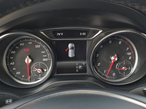 Used 2019 Mercedes-Benz GLA 250 4MATIC image 19