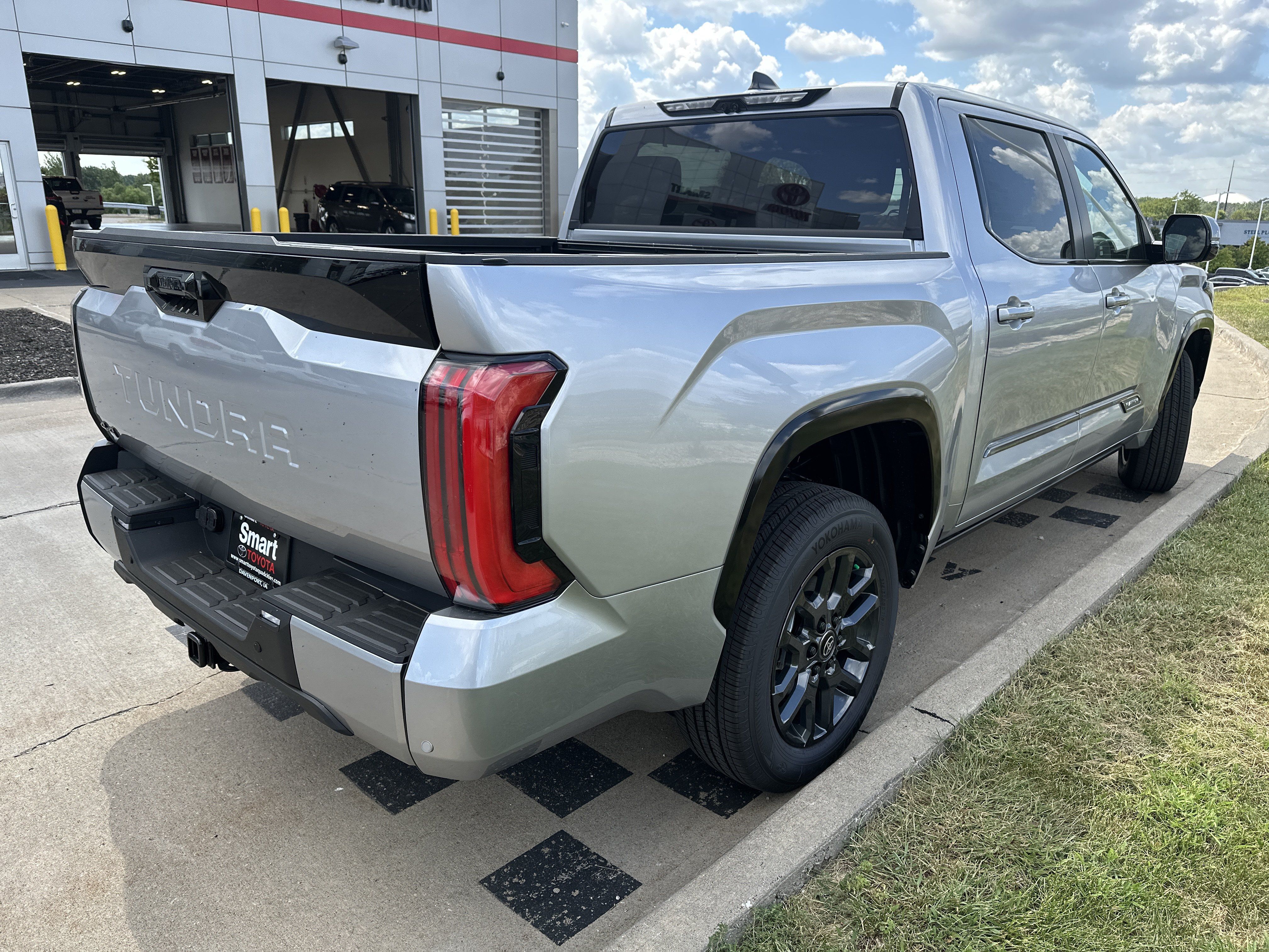 Used 2026 Toyota Tundra Platinum AWD/4WD image 6