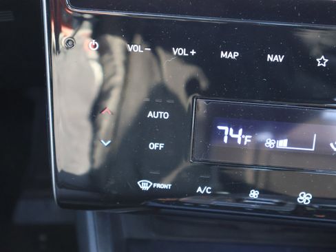 Used 2024 Hyundai Tucson Limited image 27