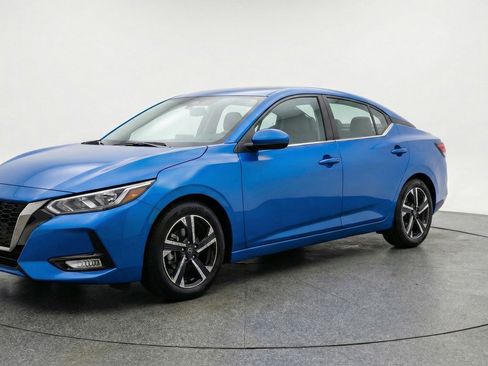 Used 2025 Nissan Sentra SV FWD image 3