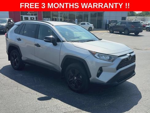 Used 2021 Toyota RAV4 XLE AWD/4WD image 2