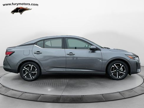 Used 2024 Nissan Sentra SV image 2