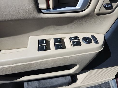 Used 2014 Honda Pilot Touring image 19