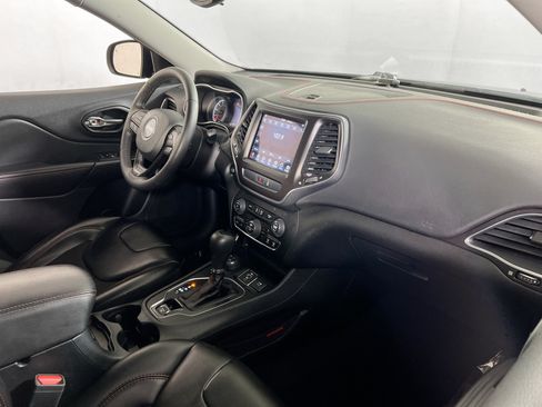 Used 2022 Jeep Cherokee Trailhawk AWD/4WD image 27