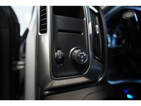 Used 2018 Chevrolet Silverado 1500 LT w/ Texas Edition RWD image 18