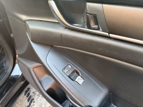 Used 2018 Honda Accord LX image 16