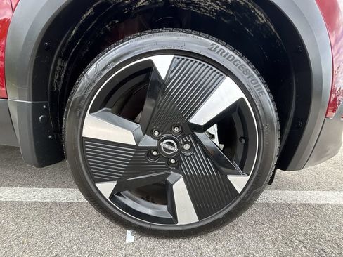 Certified 2025 Nissan Kicks SR FWD image 19