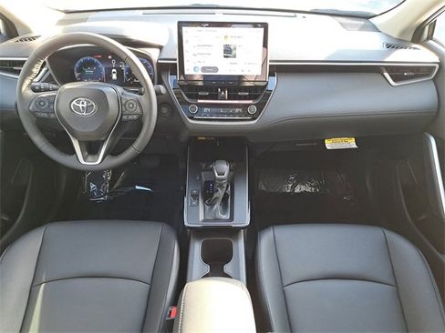 Used 2026 Toyota Corolla Cross XLE image 14