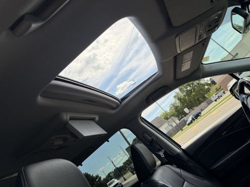 Used 2016 Honda Pilot Touring image 24