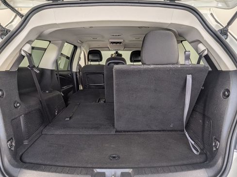 Used 2020 Dodge Journey SE w/ SE Popular Equipment Group FWD image 23