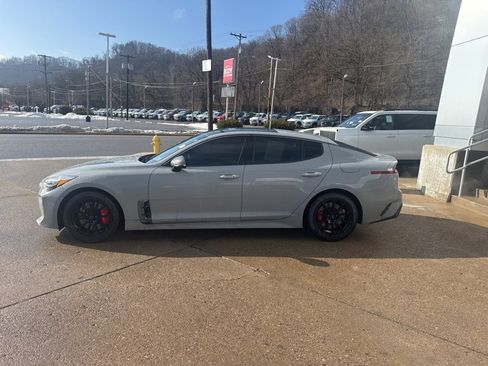 Used 2019 Kia Stinger GT1 image 4