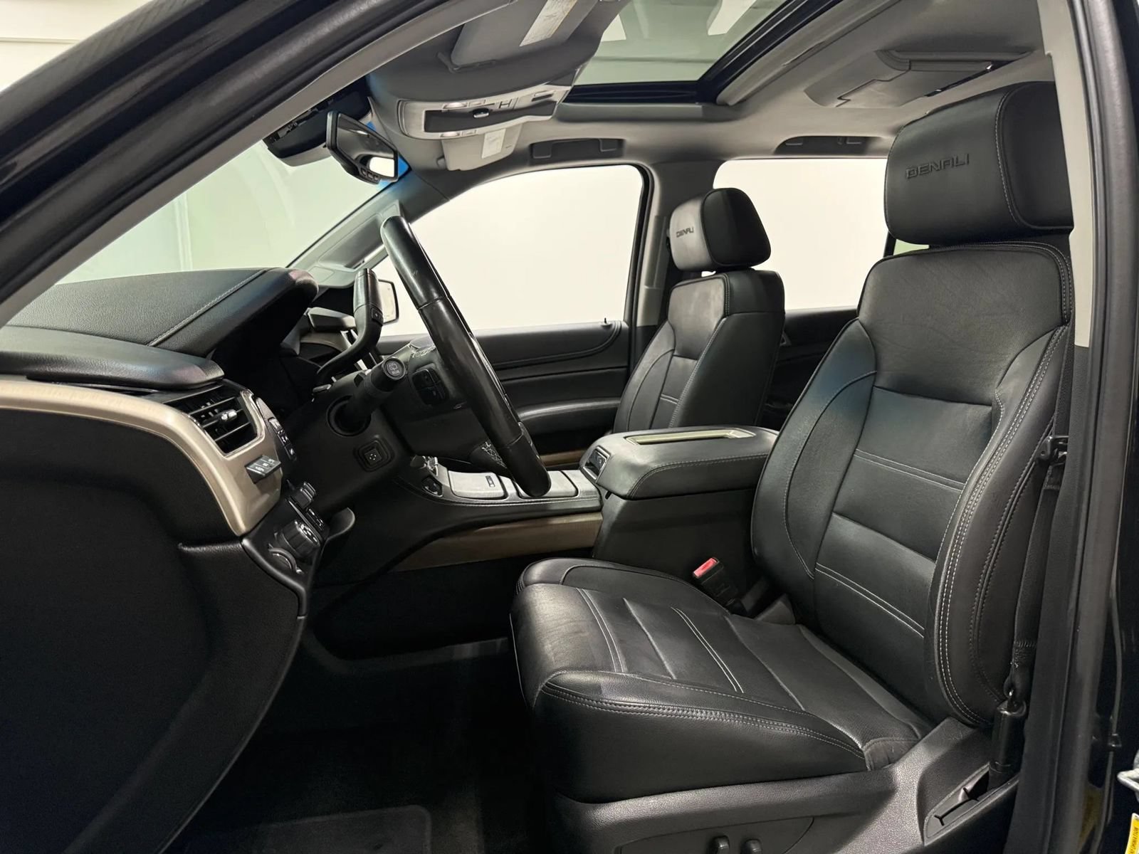 Used 2018 GMC Yukon Denali w/ Open Road Package RWD image 14