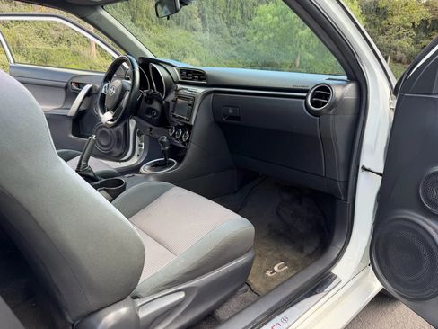 Used 2015 Scion tC image 15