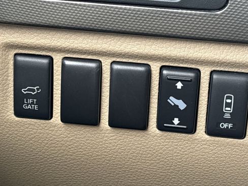 Used 2014 Nissan Armada SV w/ SV Driver Package RWD image 17