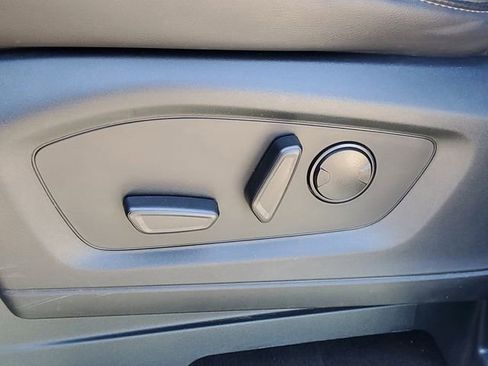 Used 2023 Ford Explorer XLT w/ Equipment Group 202A AWD/4WD image 13
