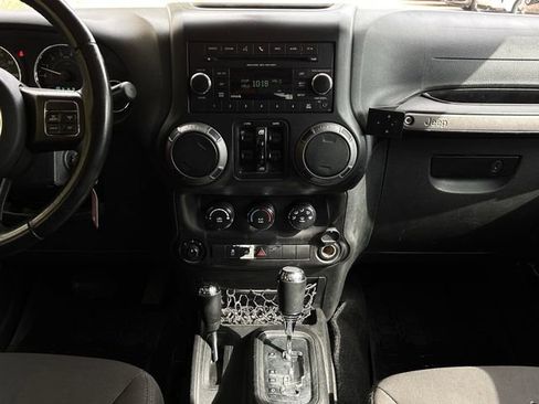 Used 2017 Jeep Wrangler Unlimited Sport image 17