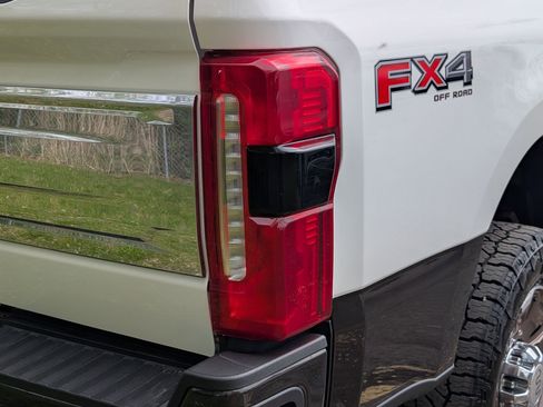 Used 2024 Ford F250 King Ranch AWD/4WD image 12