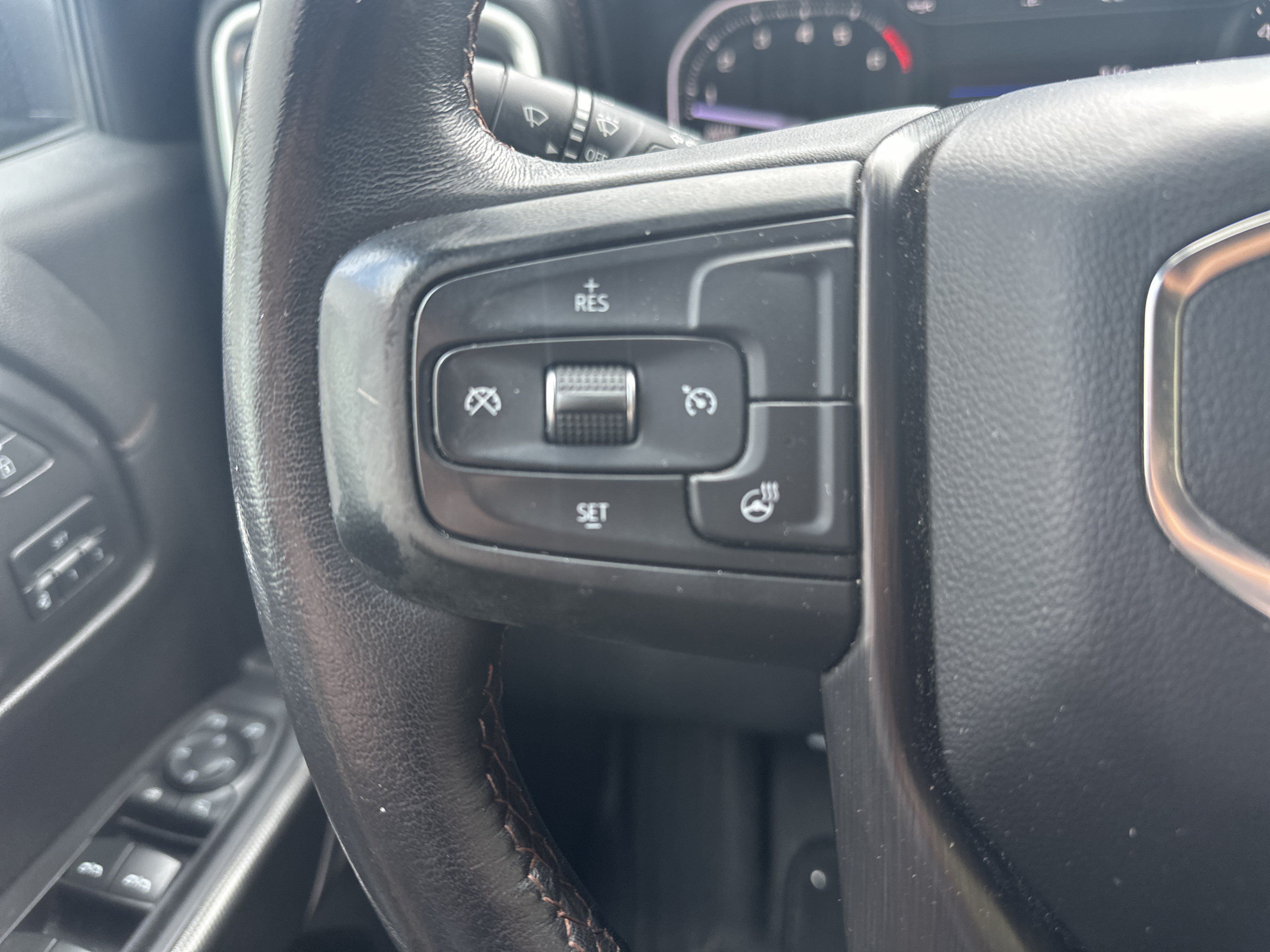 Used 2021 GMC Sierra 1500 AT4 w/ AT4 Preferred Package AWD/4WD image 18