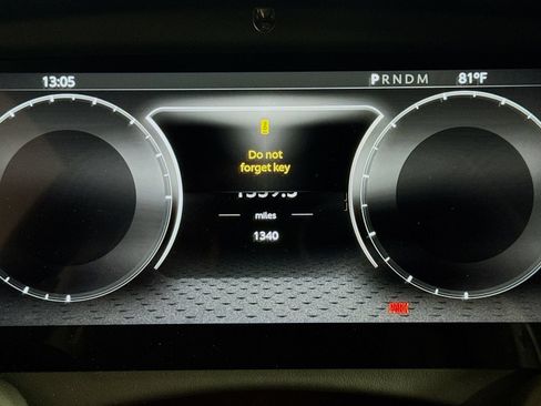 Used 2024 Aston Martin DB12 Coupe RWD image 12