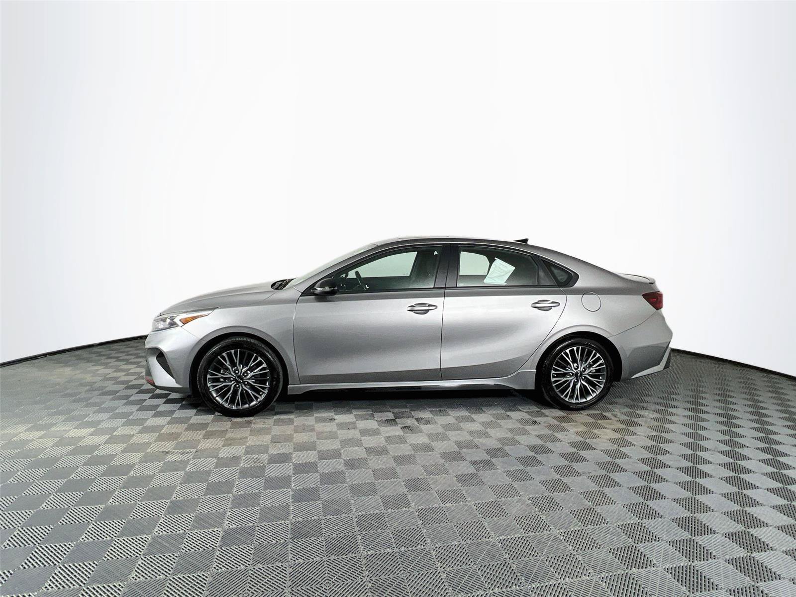 Used 2023 Kia Forte GT-Line w/ GT-Line Premium Package FWD image 3