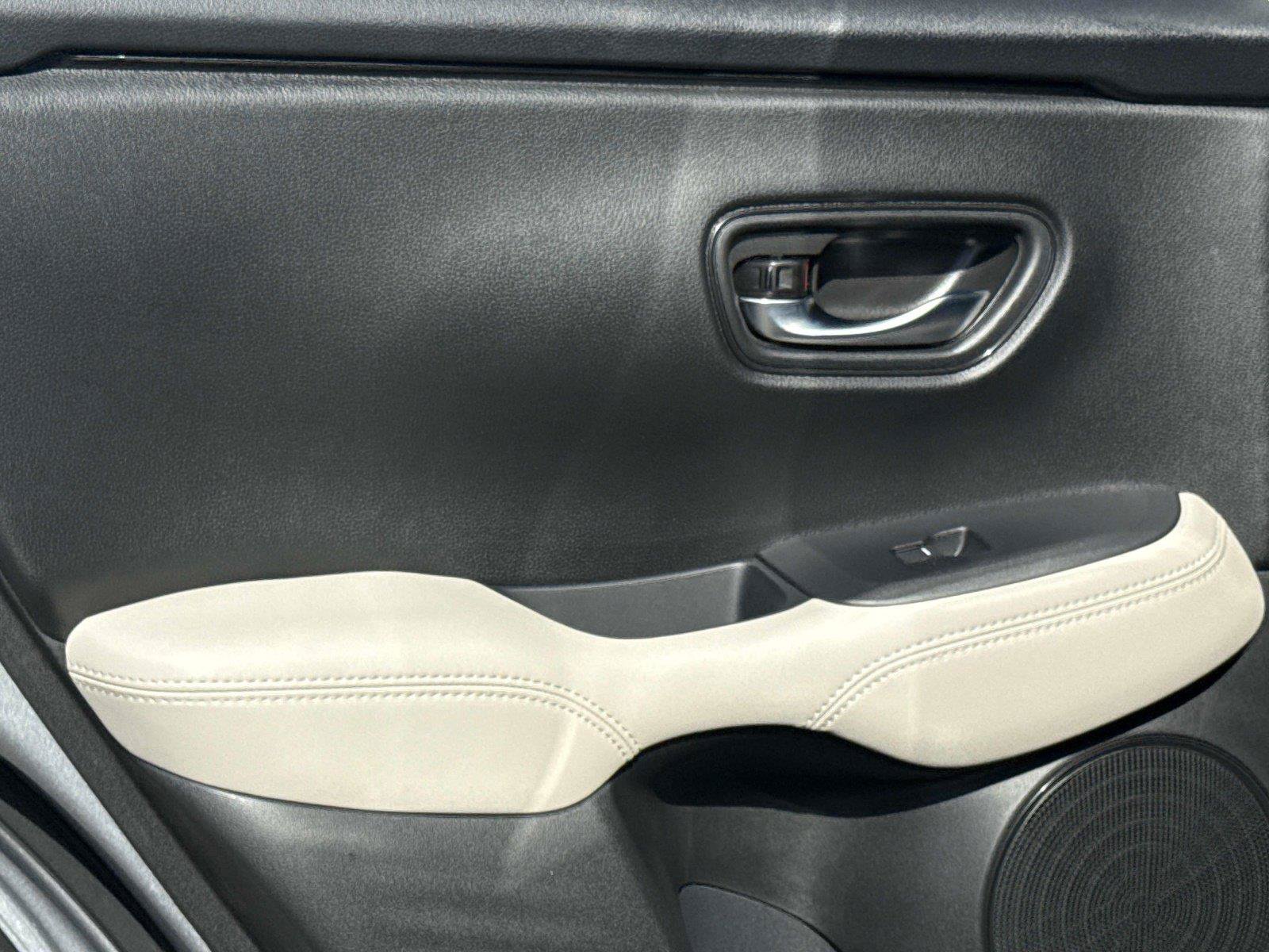 Certified 2027 Honda HR-V LX image 12