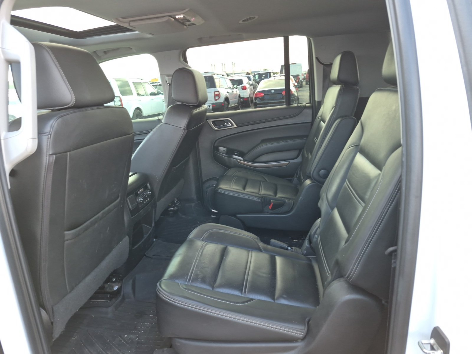 Used 2019 GMC Yukon XL Denali AWD/4WD image 9